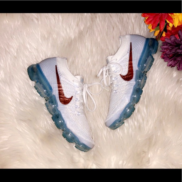 NIKE Air Vapormax Flyknit in Explorer Light - Picture 3 of 8